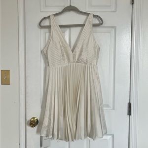 Abercrombie & Fitch White/Ivory Plunge Pleated Mini Dress